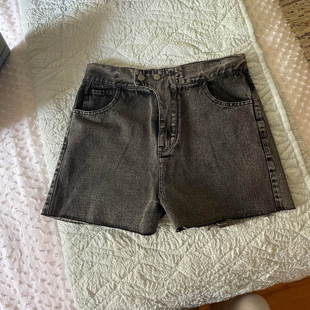 Vestique Shorts